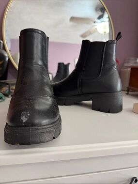 Wanted Black Chelsea Lug-Sole Ankle Booties
